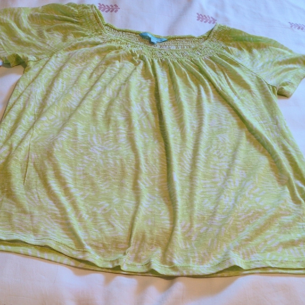 Green Smocked Short Sleeve Blouse